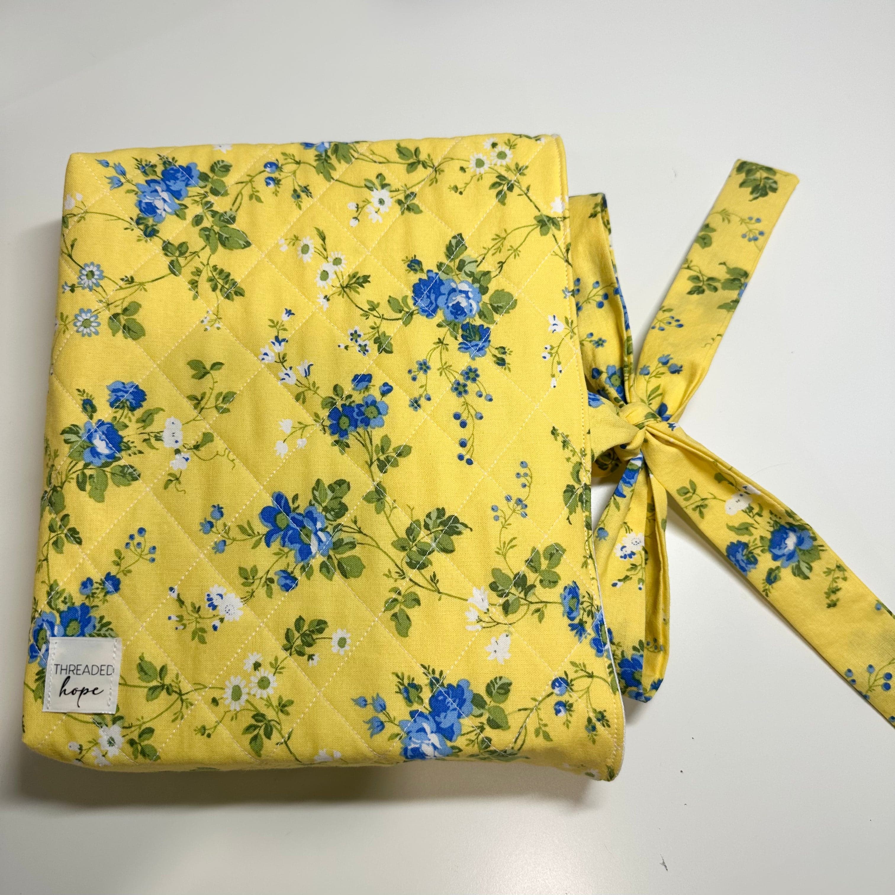 Yellow Floral Quilted Bible Cozy with Tie